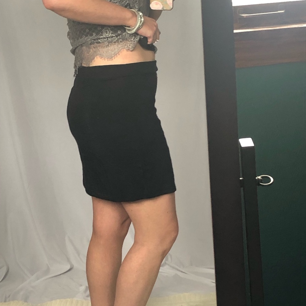 American Eagle 12 black mini skirt EUC - Picture 4 of 8